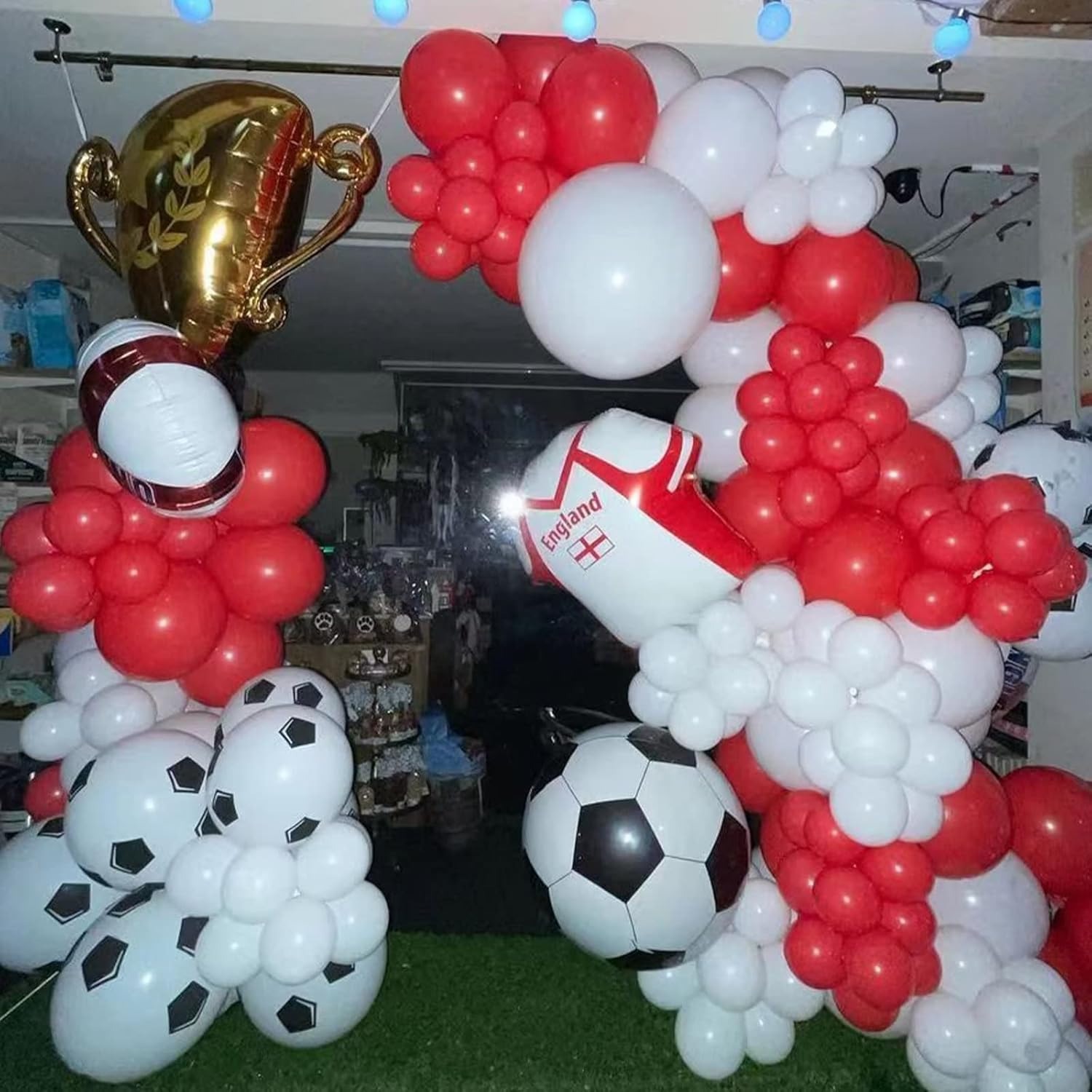 100-teiliges rotes und weißes  – Balloon Arch Kit Bewertung und Preis